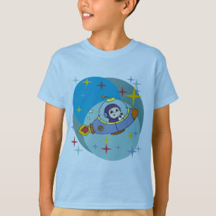 Junge in den Raum-Schiffs-T-Shirts und den T-Shirt