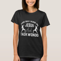 Junge läuft auf Jesus und Taekwondo christliche Ka
