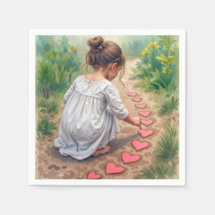 Junge Mädchen, die einen Herz-Weg schaffen Serviette