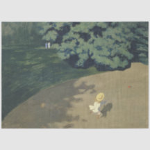 Junge Mädchen, die nach einem Roten Ball laufen (K