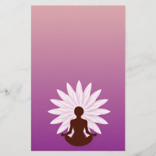 Junge Mädchen, die Yoga praktizieren Flyer