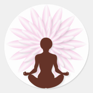Junge Mädchen, die Yoga praktizieren Runder Aufkleber