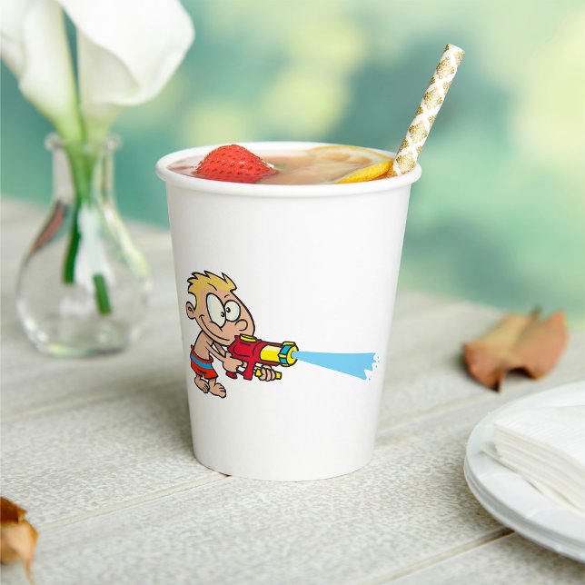 Junge mit Wasserwaffe Sommerspass Pappbecher (Von Creator hochgeladen)