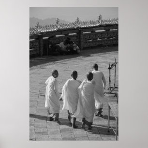 Junge Mönche, Golden Rock Temple, Myanmar Poster