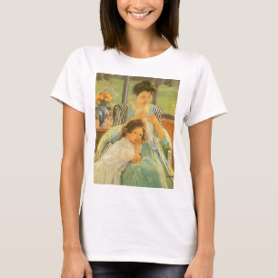 Junge Mutter Nähen von Mary Cassatt, Vintag Art T-Shirt