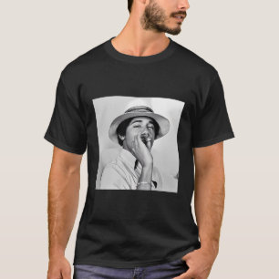 Junge Obama-Uni raucht Barack Obama T-Shirt