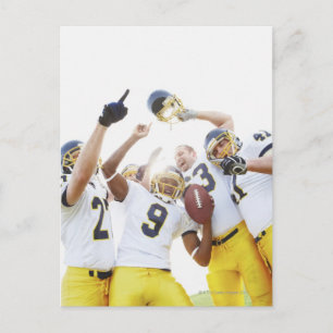 Junge Sportler, die Rugby spielen Postkarte