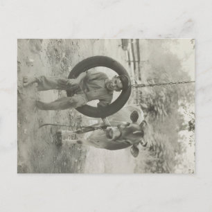 Junge und Kuh schwarz-weiß Vintage-Postkarte Postkarte