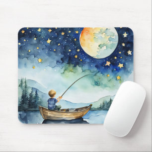 Junge Wasserfarbe Fischen unter dem Mond Mousepad