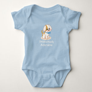 Junge Welpe Hund mit blauem Fliegenbodysuit Baby Strampler