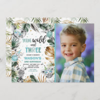 Junge Wildtiere und drei Safari-Jungtiere Party