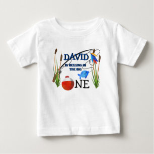 Junge zum ersten Geburtstag das große Fischfangthe Baby T-shirt