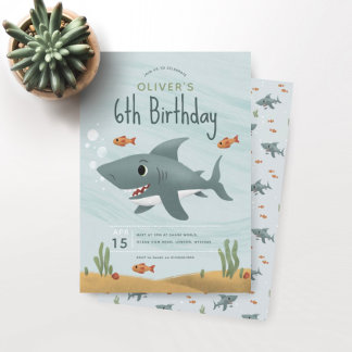 Jungen, die am 6. Geburtstag unter Meereshai Niedl Einladung