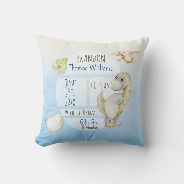 Jungen Niedliche grüne T-Rex halten Birth Stats fe Kissen (Vorderseite)