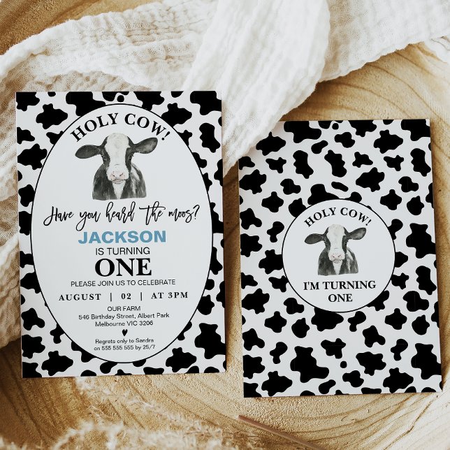 Jungen Schwarz-weiße Kuh Print Holy Kuh 1. Geburts Einladung (Boys black and white cow and cow print pattern 1st birthday invitation.)