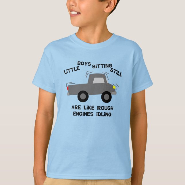 Jungen sitzen noch T-Shirt (Vorderseite)