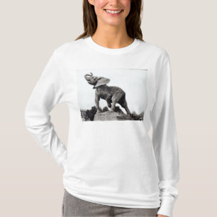 Junger Elefant gefangen in einer Falle T-Shirt