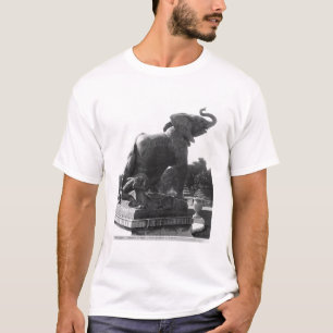 Junger Elefant gefangen in einer Falle T-Shirt