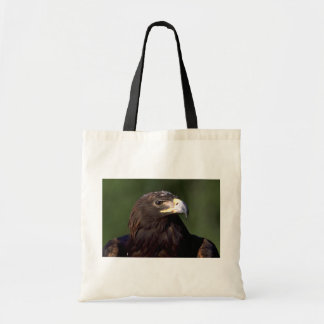 Junger goldener Adler Tragetasche