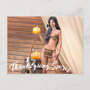 Junger Native American posiert vor Holzwand Postkarte