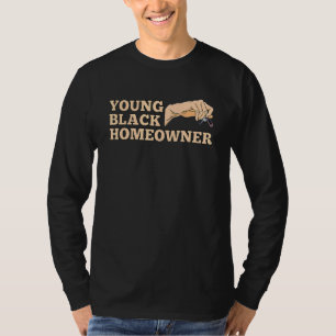 Junger schwarzer Hausbesitzer stolz neue Hausparty T-Shirt