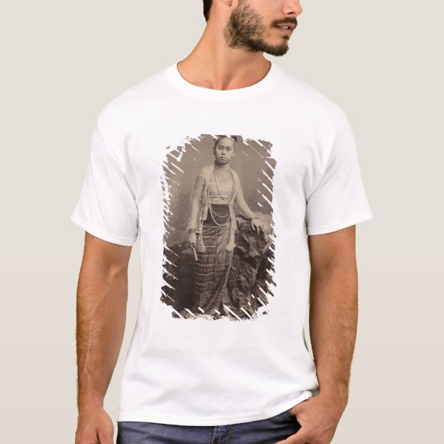 Junges birmanisches Mädchen, c.1875 T-Shirt (Vorderseite)