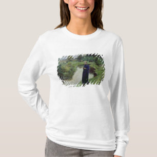 Junges Mädchen auf den Gebieten, T-Shirt