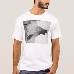 Junges Oglala indisches Mädchen mit Welpen T-Shirt