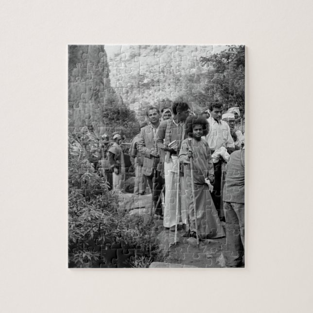 Junges Sathya Sai Baba auf Puzzlespiel Puzzle (Vertikal)