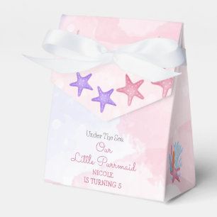 Jungfrau der niedlichen geschenkschachtel