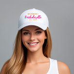Junggeselinnen-Abschied-Brautjungfrau Truckerkappe<br><div class="desc">Machen Sie sich bereit, mit unserem Junggeselinnen-Abschied Bridesmaid Hat in Margs und Matrimony die Sonne in stilvollem Ambiente zu genießen! Nehmen Sie sich Ihre Lieblingssonne, schlüpfen Sie auf Ihren Margs- und Ehemann Bridesmaid Hat und bereiten Sie sich darauf vor, Liebe, Freundschaft und unvergessliche Erinnerungen zu feiern. Der Junggeselinnen-Abschied eines Lebens...</div>