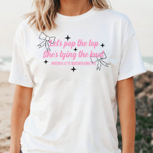 Junggesellinnenabschied mit Vintage-Bögen und Ster Tri-Blend Shirt