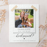 Junggesellinnenabschiede? Benutzerdefiniertes Foto Puzzle<br><div class="desc">Dieses Foto-Puzzle "Werden Sie meine Brautjungfrau?" ist ein lustiger und moderner Weg, die Frage Pop. Mit einem personalisierten Foto mit Schwarzweiß-Typografie und einem spielerischen Design kombiniert dieser Vorschlag eine einfache und Spaß-Kombination. Das Polaroid-Bild fügt eine einzigartige Touch hinzu, die es zu einem unvergesslichen und interaktiven Sake für Ihre Hochzeitsfeier macht....</div>