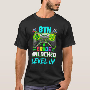Jungs mit 8. Stufe konnten bis zum Videospiel auf T-Shirt