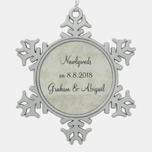 Jungvermählten Schneeflocken Zinn-Ornament