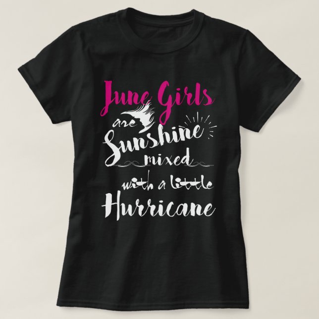 Juni-Mädchen-Sonnenschein mischte mit einem T-Shirt (Design vorne)