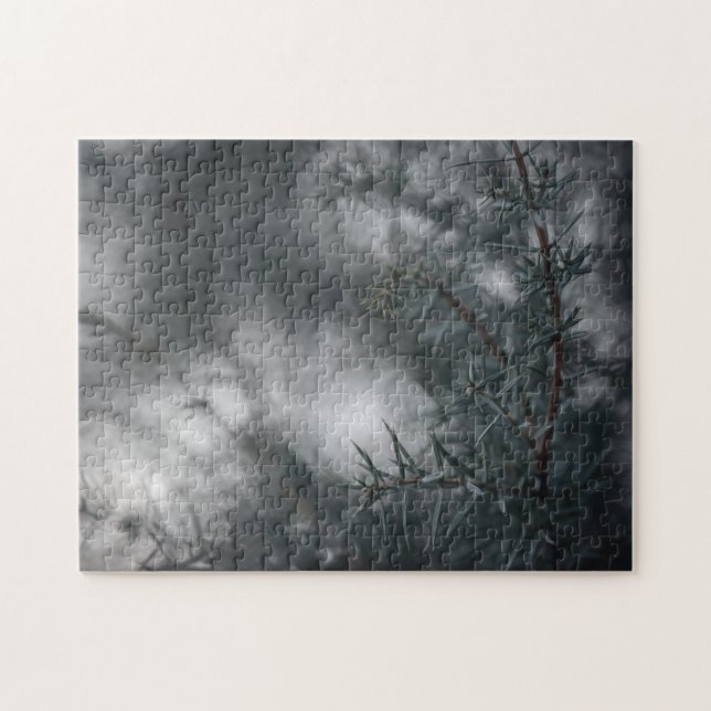 Juniper Dark Moody Floral Nature Foto Puzzle (Horizontal)