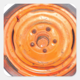 Junkyard Vintag Wheel, orange schwarz und weiß Quadratischer Aufkleber