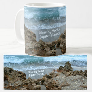 Jupiter Beach Surf mit blühenden Felsen fotografis Kaffeetasse