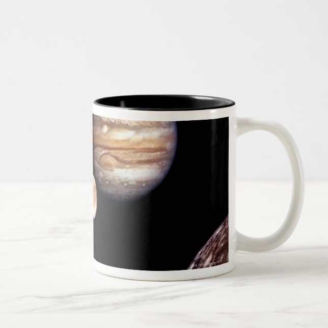 Jupiter und seine Monde Zweifarbige Tasse (Rechts)