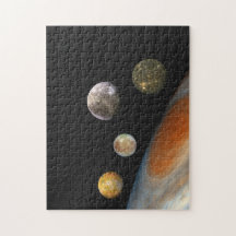 Jupiter und Vier Monde Galiläa Satellites