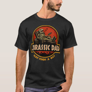 Jurassic-Vater-Nickerchen findet einen lustigen We T-Shirt