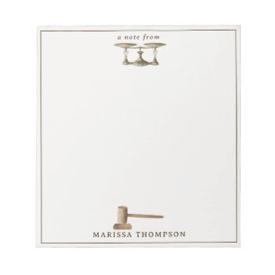 Juristische Skala Gavel Juristischer antiker Indiv Notizblock