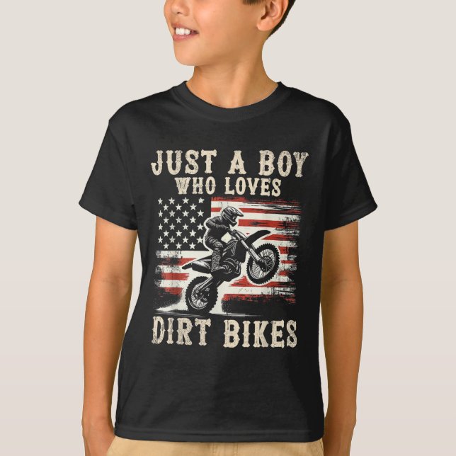Just A Boy Who Loves Dirt Bikes American Flag Moto T-Shirt (Vorderseite)