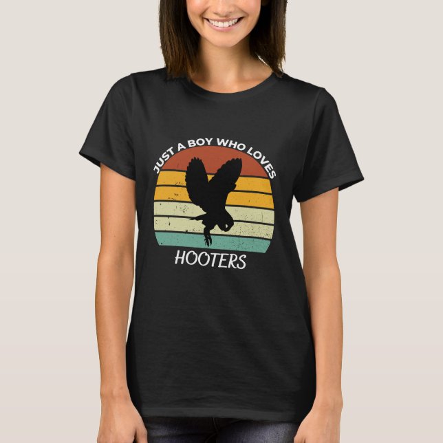 Just a Boy who loves hooters T-Shirt (Vorderseite)