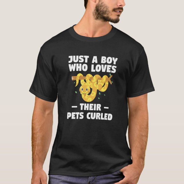 Just A Boy Who Loves Their Pets Curled Ball Python T-Shirt (Vorderseite)