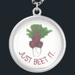 Just Beets It Red Beets Veggie Bunch Gardener Vega Versilberte Kette<br><div class="desc">Das Design zeigt eine originelle Marker-Illustration eines köstlichen Haufens roter Rübengemüse. Ideal für Ihren Lieblingsgärtner,  Koch oder vegetarischen Feinschmecker! Sehen Sie nicht,  wonach Sie suchen? Brauchen Sie Hilfe bei der Anpassung? Klicken Sie auf "Kontakt mit diesem Designer",  um etwas für Sie erstellt zu haben!</div>