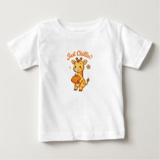 Just Chillin' Giraffe mit Pumpkin - Niedlicher Fal Baby T-shirt