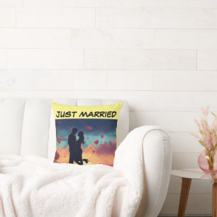 JUST HEIRATET KISSEN