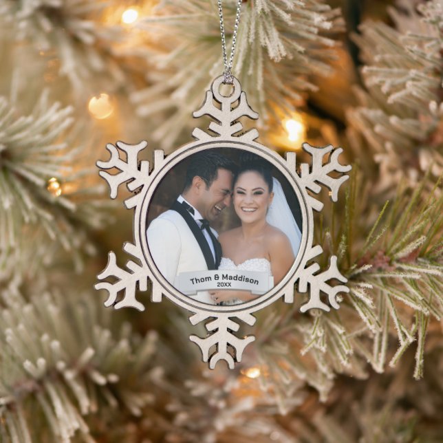 Just heiratete erste Weihnachts-Keepake Schneeflocken Zinn-Ornament (Baum)